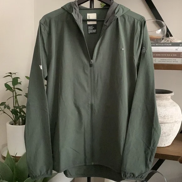 VUORI Outdoor Trainer Shell - Picture 2 of 15